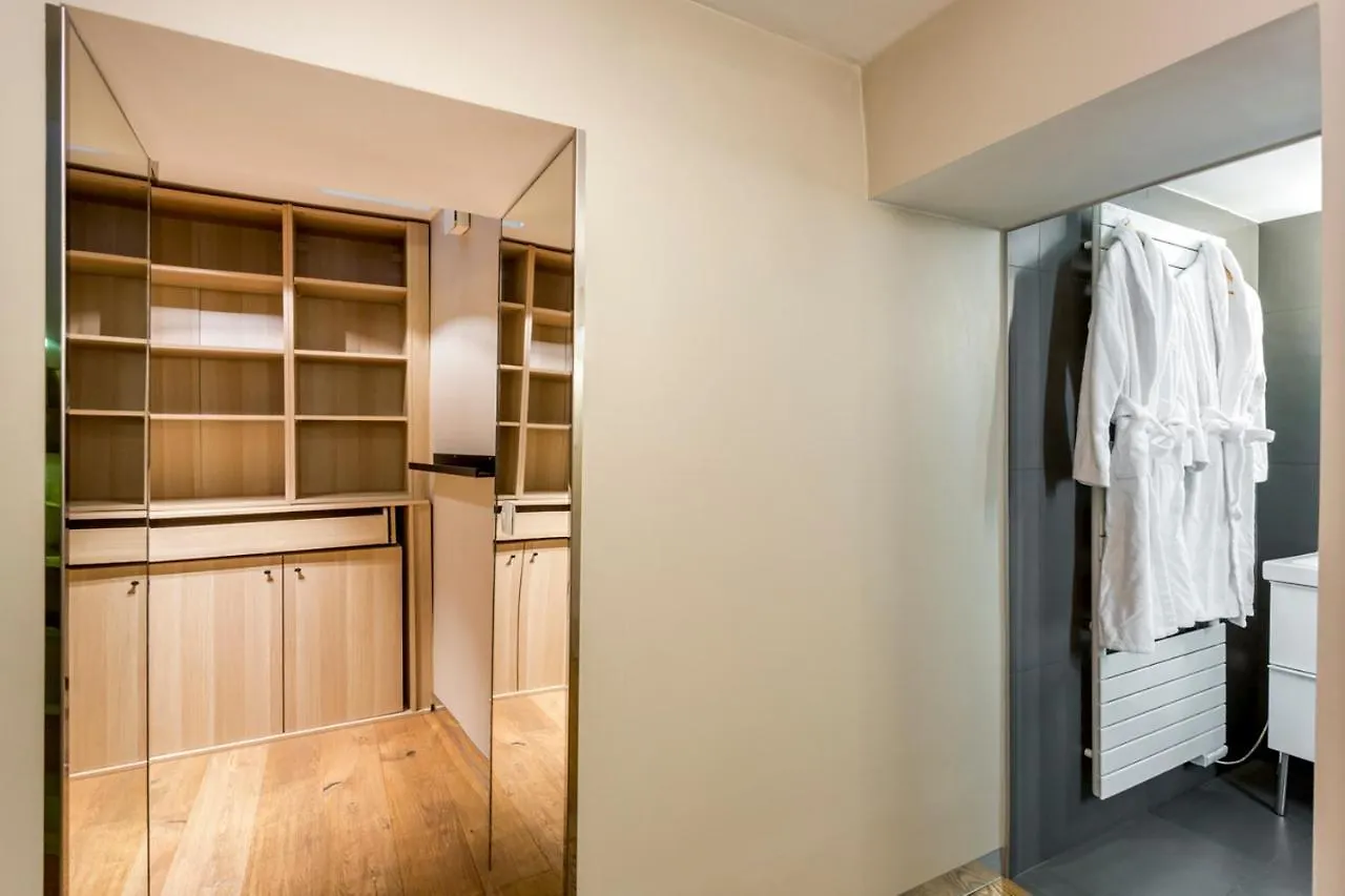 Apartment Design Et Confort Near Champs Elysees Paris France