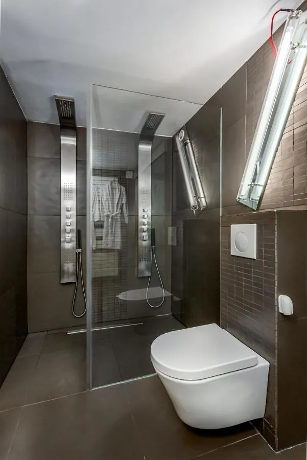 Design Et Confort Near Champs Elysees Paris France